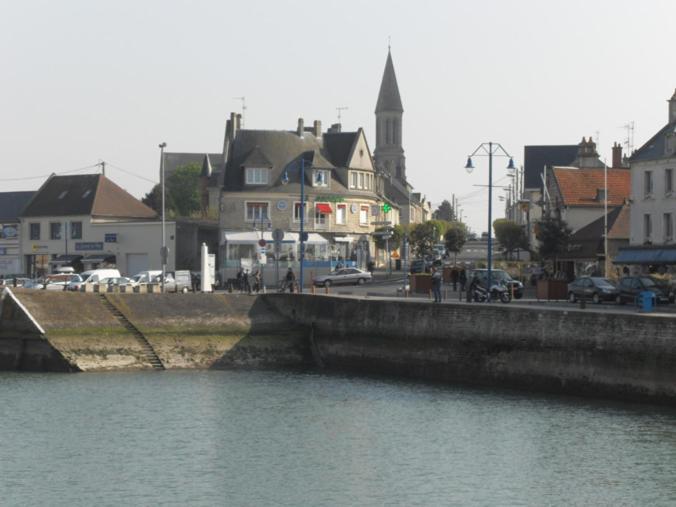 Gites De Mer Port-en-Bessin-Huppain Room photo