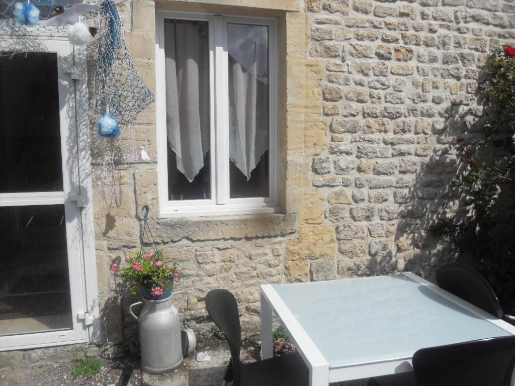 Gites De Mer Port-en-Bessin-Huppain Exterior photo